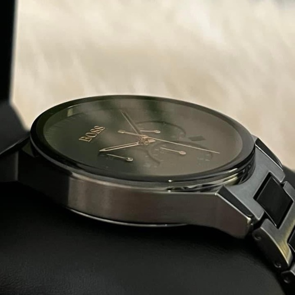 Hugo Boss Men’s Peak Chronograph Watch
Case Size: 44mm - Picture 7 of 12